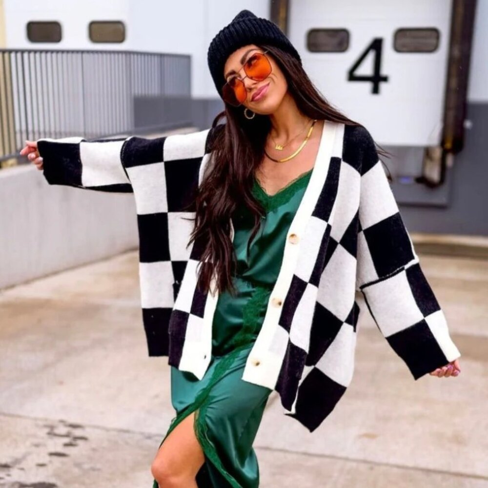 Dressed in Lala - Love You Oversized Checkerboard Cardigan - L/XL - Blk/Wht